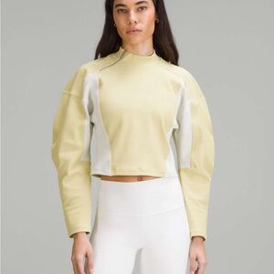 Lululemon Luxtreme rubbed fitted top.